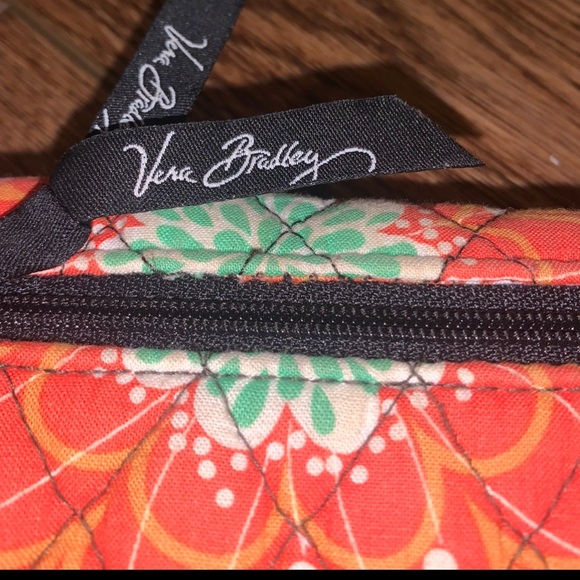 Vera Bradley: Women’s Tri-Fold Quilted Fabric Wallet: Great Condition & Colors - Picture 3 of 10